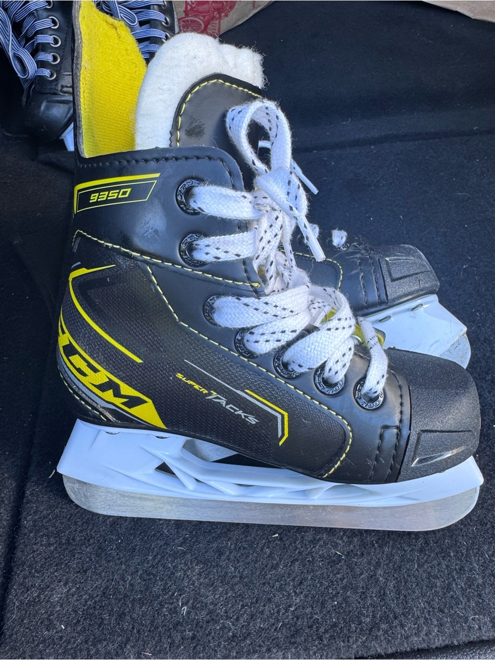 CCM Kids' Black & Yellow Ice Hockey Skates size 10